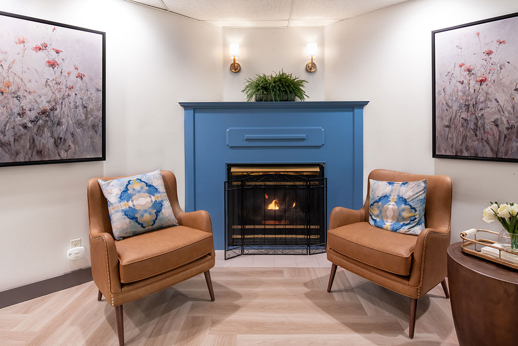 The Oaks at Lebanon Fireplace and Lounge